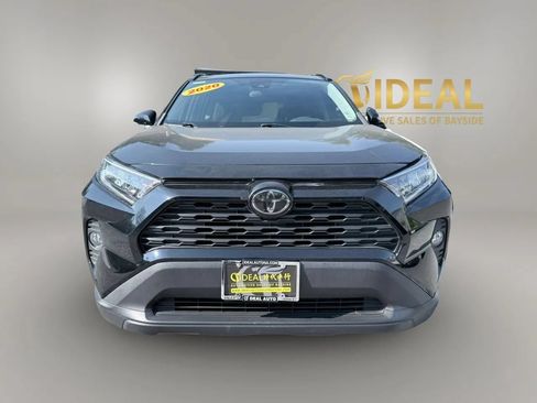 Used 2020 Toyota RAV4 XLE w/ Convenience Package FWD image 2