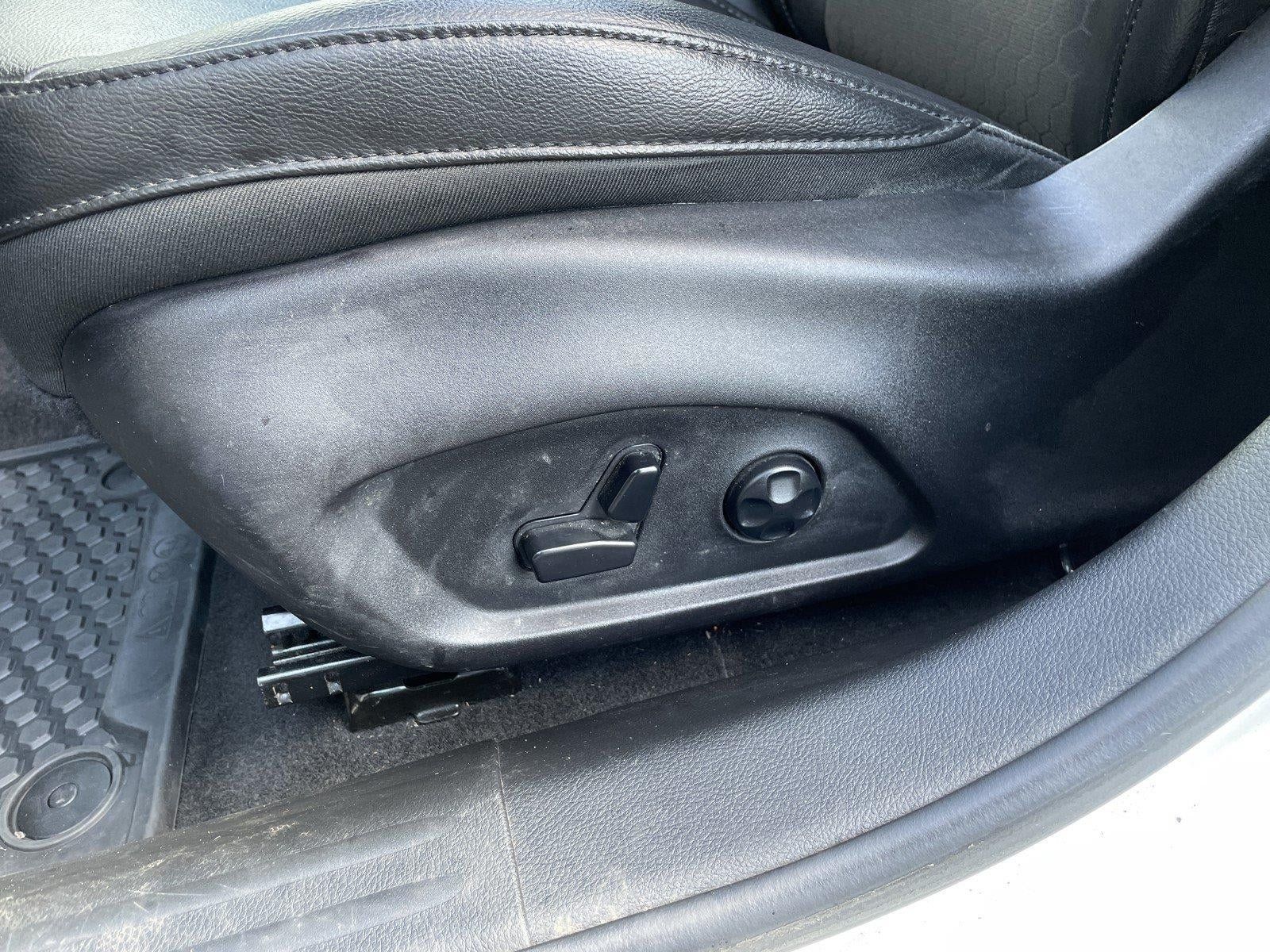 Used 2018 Jeep Compass Latitude w/ Popular Equipment Group AWD/4WD image 12
