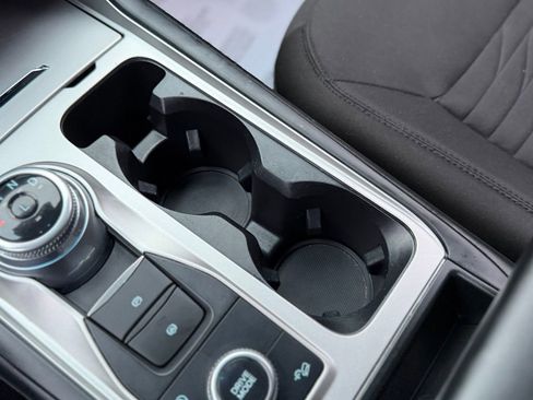 Certified 2024 Ford Explorer XLT image 11