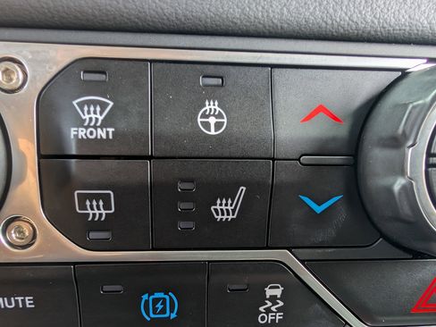 Used 2025 Jeep Wrangler Unlimited Rubicon 4xe w/ Convenience Group image 31