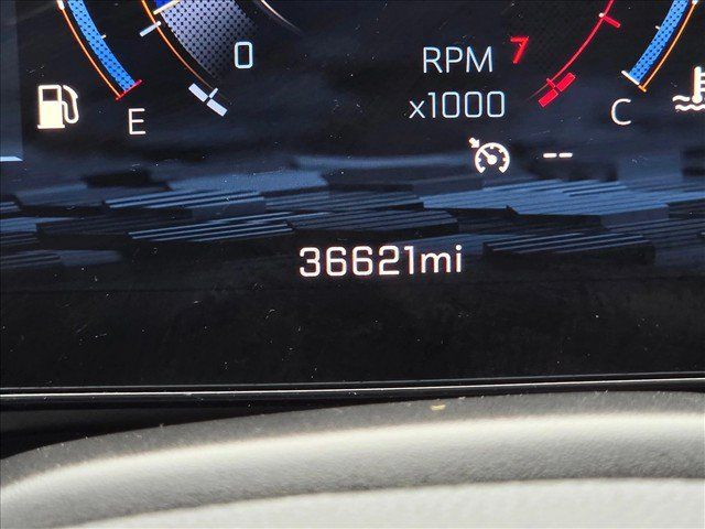 Used 2025 Chevrolet Suburban RST w/ RST Capability Package AWD/4WD image 29