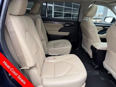 Used 2023 Toyota Highlander Limited AWD/4WD image 11
