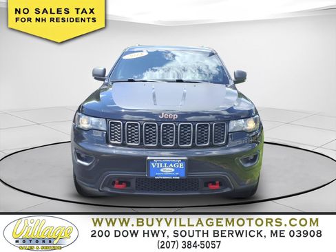 Used 2018 Jeep Grand Cherokee Trailhawk AWD/4WD image 2