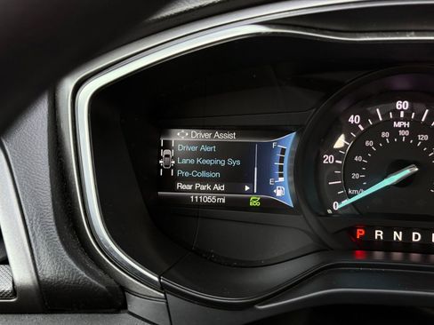 Used 2019 Ford Fusion SE FWD image 32