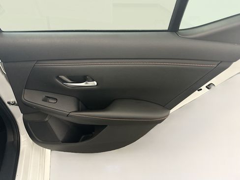 Used 2023 Nissan Sentra SR w/ Electronics Package FWD image 30