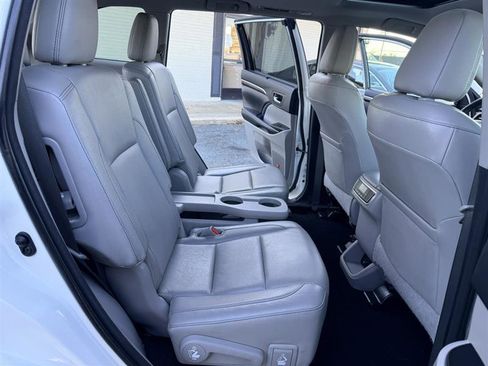 Used 2014 Toyota Highlander Limited w/ Driver Technology Package image 18