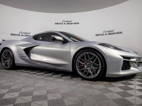 Used 2023 Chevrolet Corvette Z06 w/ LPO, Roadside Safety Package image 3