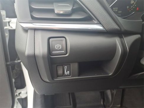 Used 2021 Cadillac CT4 Luxury w/ Cold Weather Package image 13