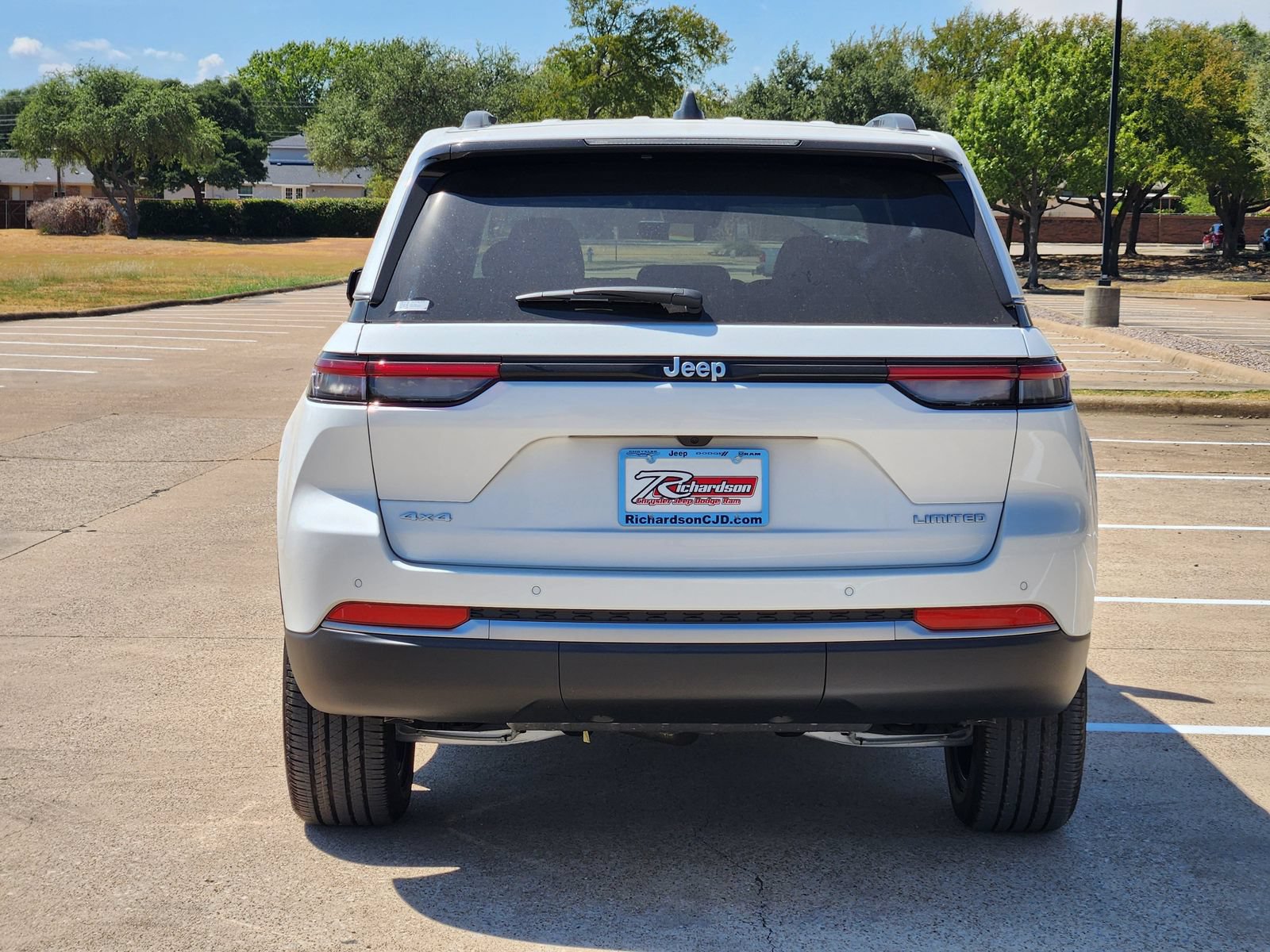 New 2026 Jeep Grand Cherokee Limited AWD/4WD image 5