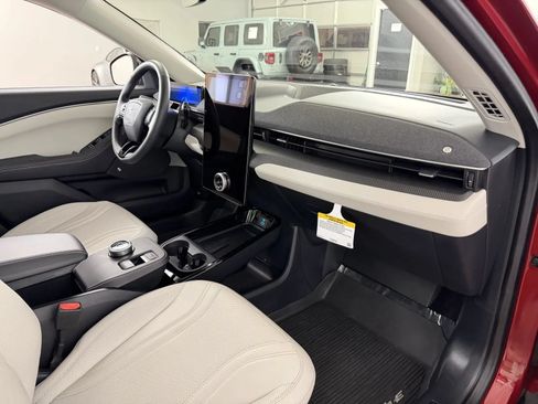 Used 2024 Ford Mustang Mach-E Premium AWD/4WD image 41