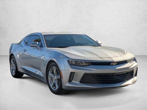 Used 2018 Chevrolet Camaro LT image 3