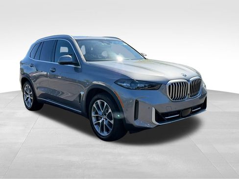 Used 2024 BMW X5 xDrive40i w/ Parking Assistance Package AWD/4WD image 4