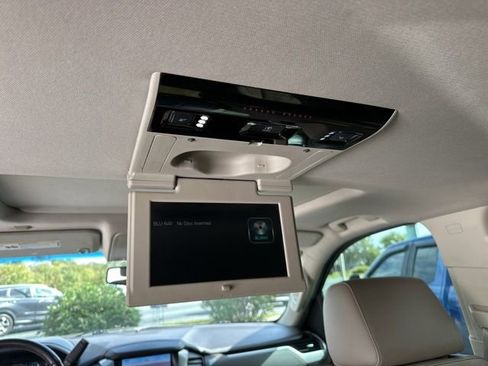Used 2015 Chevrolet Suburban LTZ image 18