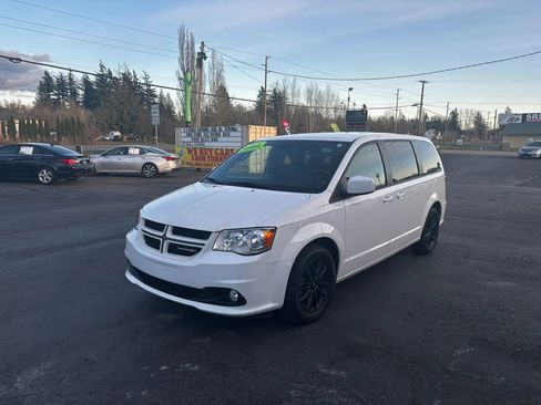 Used 2019 Dodge Grand Caravan GT image 4