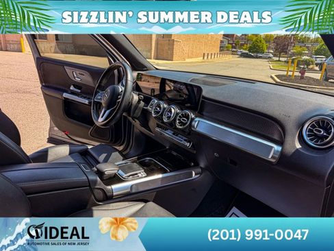 Used 2020 Mercedes-Benz GLB 250 4MATIC image 9