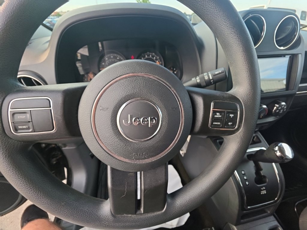 Used 2016 Jeep Patriot Sport w/ Power Value Group AWD/4WD image 15