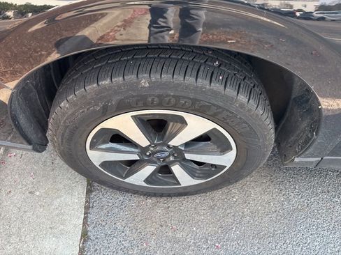 Used 2017 Subaru Forester 2.5i Limited image 5