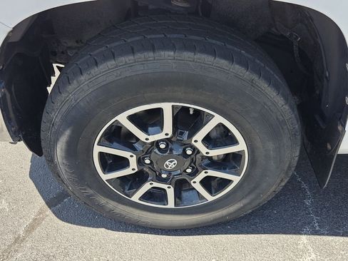 Used 2017 Toyota Tundra SR5 w/ TRD Off Road Package AWD/4WD image 16
