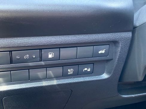 Used 2024 Mitsubishi Outlander 4WD Plug-In Hybrid image 15