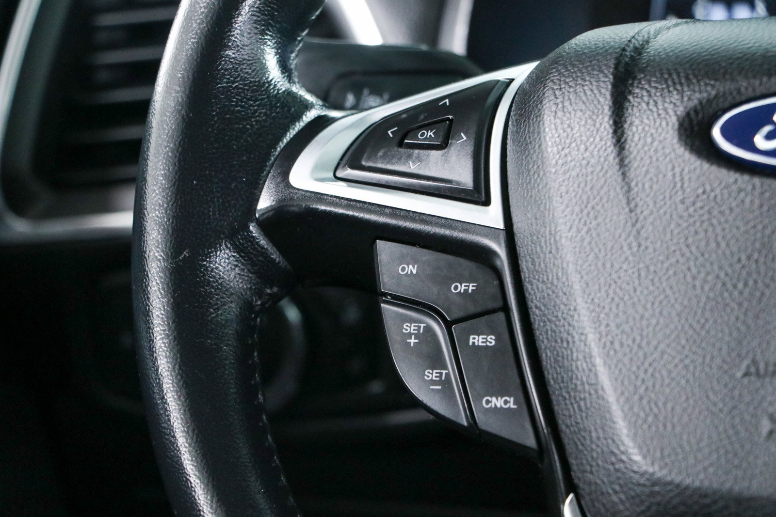 Used 2023 Ford Edge Titanium AWD/4WD image 13