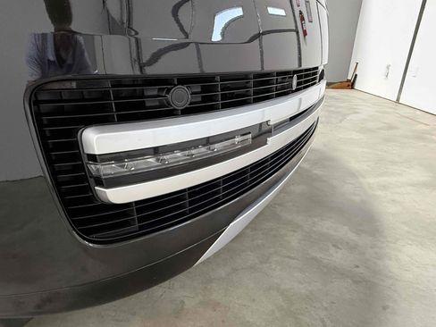 Used 2025 Land Rover Range Rover Long Wheelbase Autobiography image 17