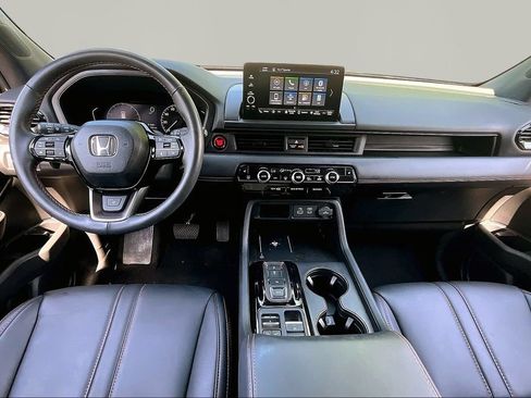 Certified 2025 Honda Pilot TrailSport image 7