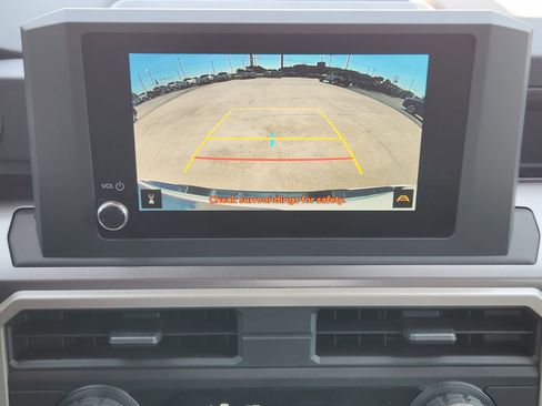 Used 2025 Toyota Tacoma TRD Sport AWD/4WD image 19