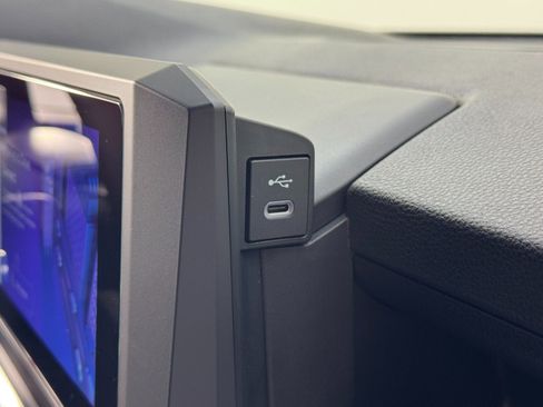 Used 2025 Toyota 4Runner SR5 image 28