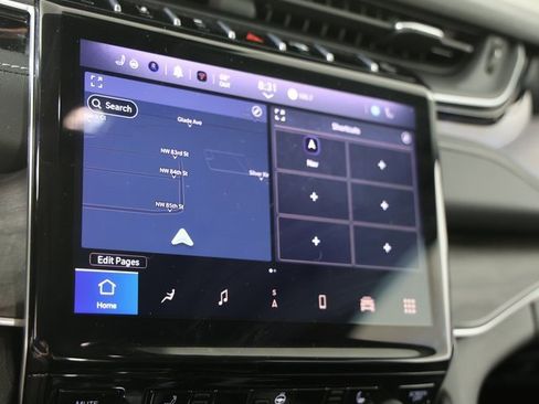 Used 2023 Jeep Grand Cherokee 4WD 4xe image 18