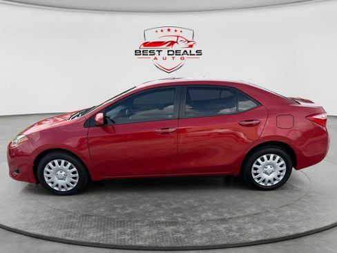 Used 2017 Toyota Corolla LE FWD image 2