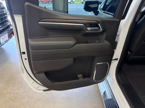 Used 2022 GMC Sierra 1500 SLT w/ SLT Premium Plus Package AWD/4WD image 29