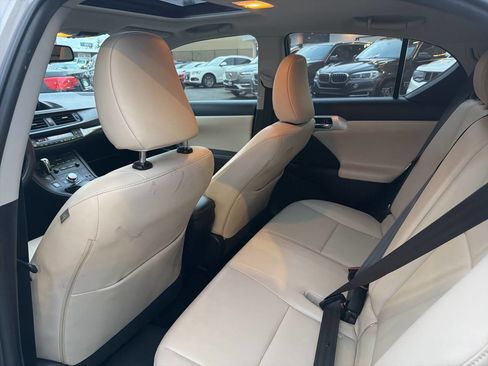 Used 2011 Lexus CT 200h Premium w/ Premium Audio Pkg image 18