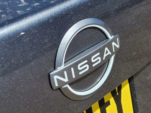 Used 2024 Nissan Sentra SV FWD image 11