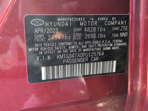 Used 2023 Genesis G70 2.0T image 37