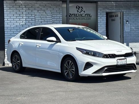 Used 2024 Kia Forte LXS w/ LXS Technology Package FWD image 9