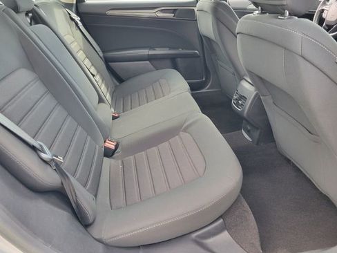 Used 2019 Ford Fusion SE image 14