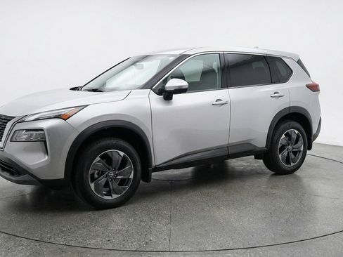Used 2025 Nissan Rogue SV FWD image 3