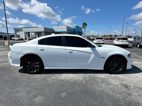 Used 2023 Dodge Charger R/T w/ Blacktop Package image 4