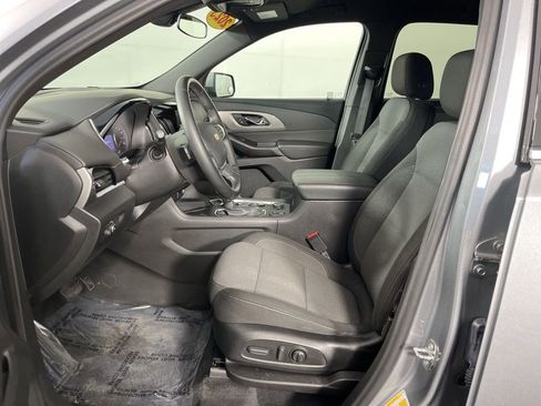 Used 2023 Chevrolet Traverse LT image 24
