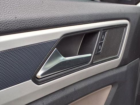 Used 2021 Volkswagen Atlas SE w/ Panoramic Sunroof Package image 16