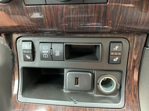 Used 2016 Chevrolet Traverse LT w/ Style and Technology Package AWD/4WD image 20
