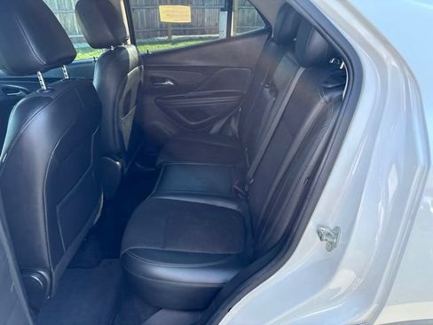 Used 2021 Buick Encore Preferred w/ LPO, Active Package AWD/4WD image 11