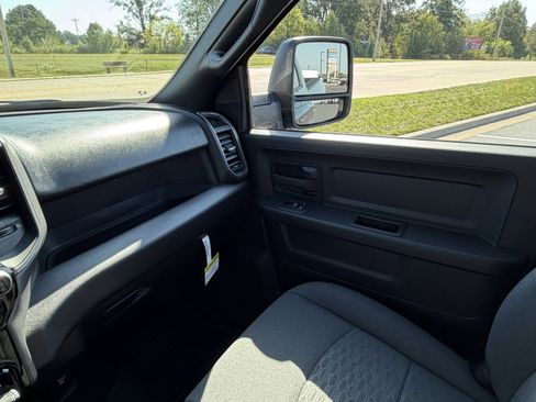 New 2026 RAM 2500 Tradesman AWD/4WD image 18