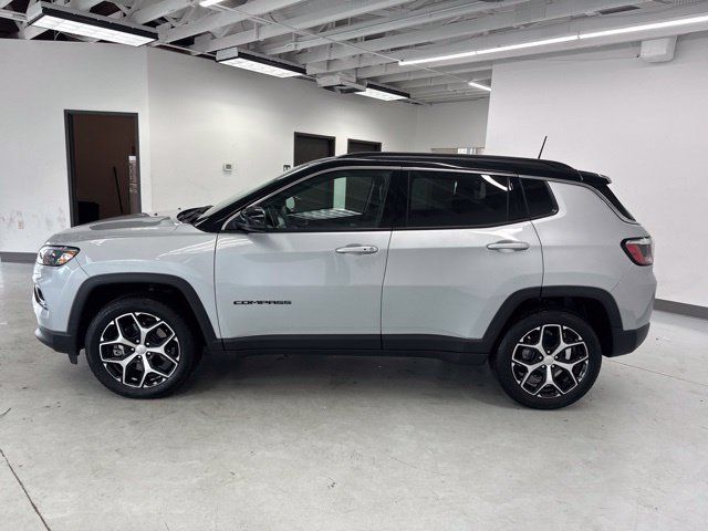 Used 2024 Jeep Compass Limited AWD/4WD image 6