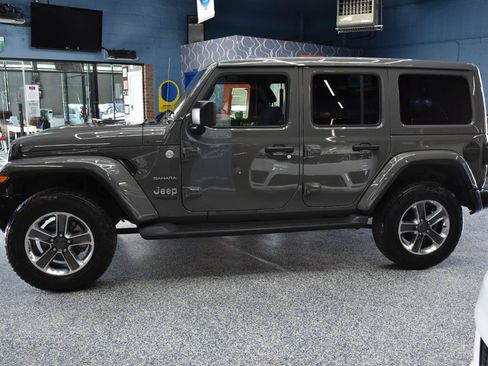 Used 2021 Jeep Wrangler Unlimited Sahara w/ LED Lighting Group AWD/4WD image 8