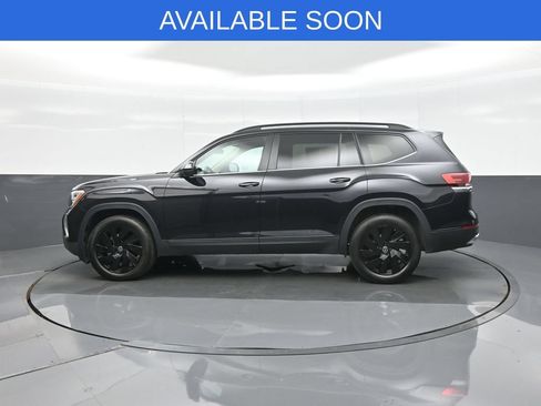 Used 2025 Volkswagen Atlas SE AWD/4WD image 4