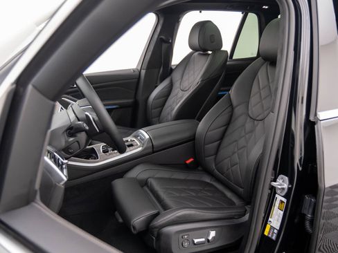 Used 2026 BMW X5 xDrive50e w/ Executive Package AWD/4WD image 15