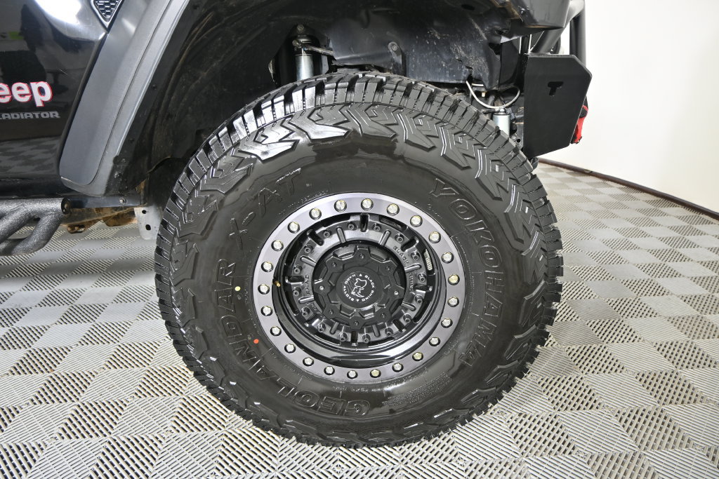 Used 2023 Jeep Gladiator Rubicon AWD/4WD image 15