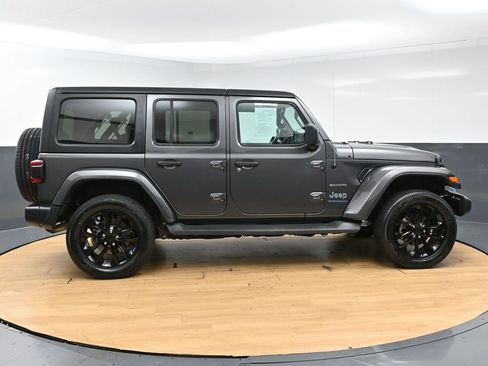 Used 2023 Jeep Wrangler Unlimited Sahara w/ Cold Weather Group AWD/4WD image 8