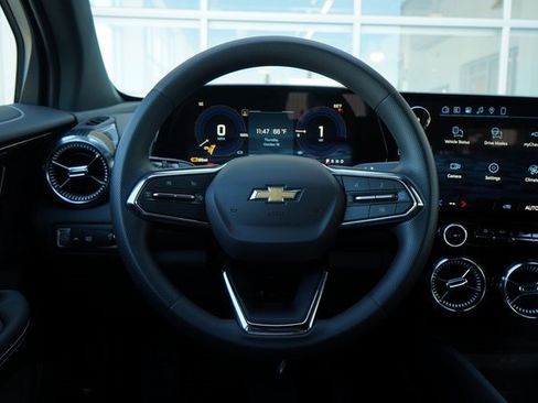 New 2025 Chevrolet Equinox EV LT image 16